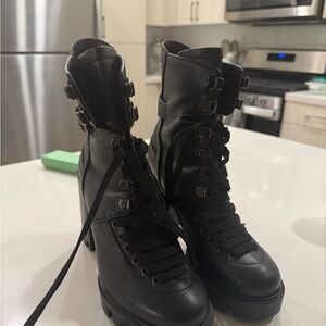 Black Women's Lace-Up Boots
